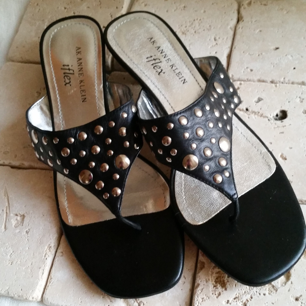 Anne Klein black studded leather thong sandals NWT